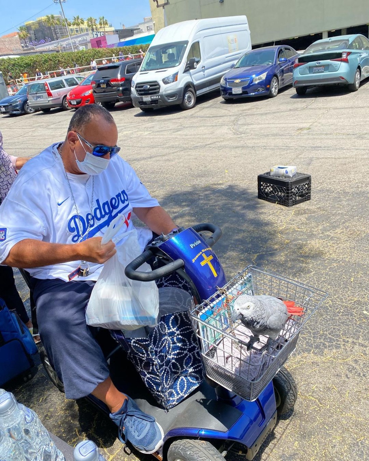 E.A.R.S. to the Street — Food on Foot distribution to homeless neighbors
